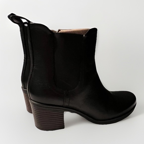 Clarks Black‎ Leather Chelsea Ankle Boots Block Heel Womens 5.5 M 261439404030 - Picture 2 of 6